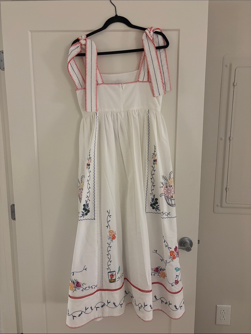 HUNTER BELL Multi Embroidery Stefy Dress - Picture 4 of 8